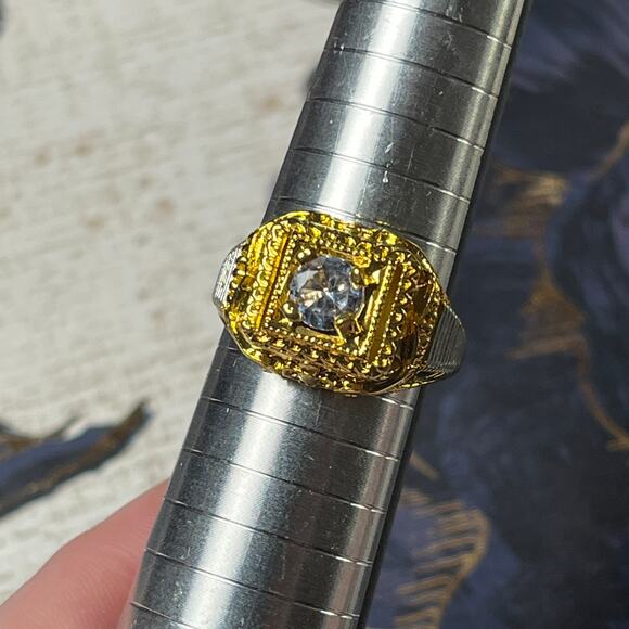 Estate Gold Tone CZ Ring Size 10 - Sparkling Beauty! - Picture 2 of 6